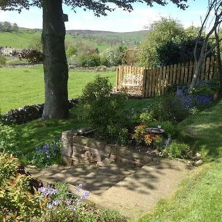 بيت للعطل Monkholme